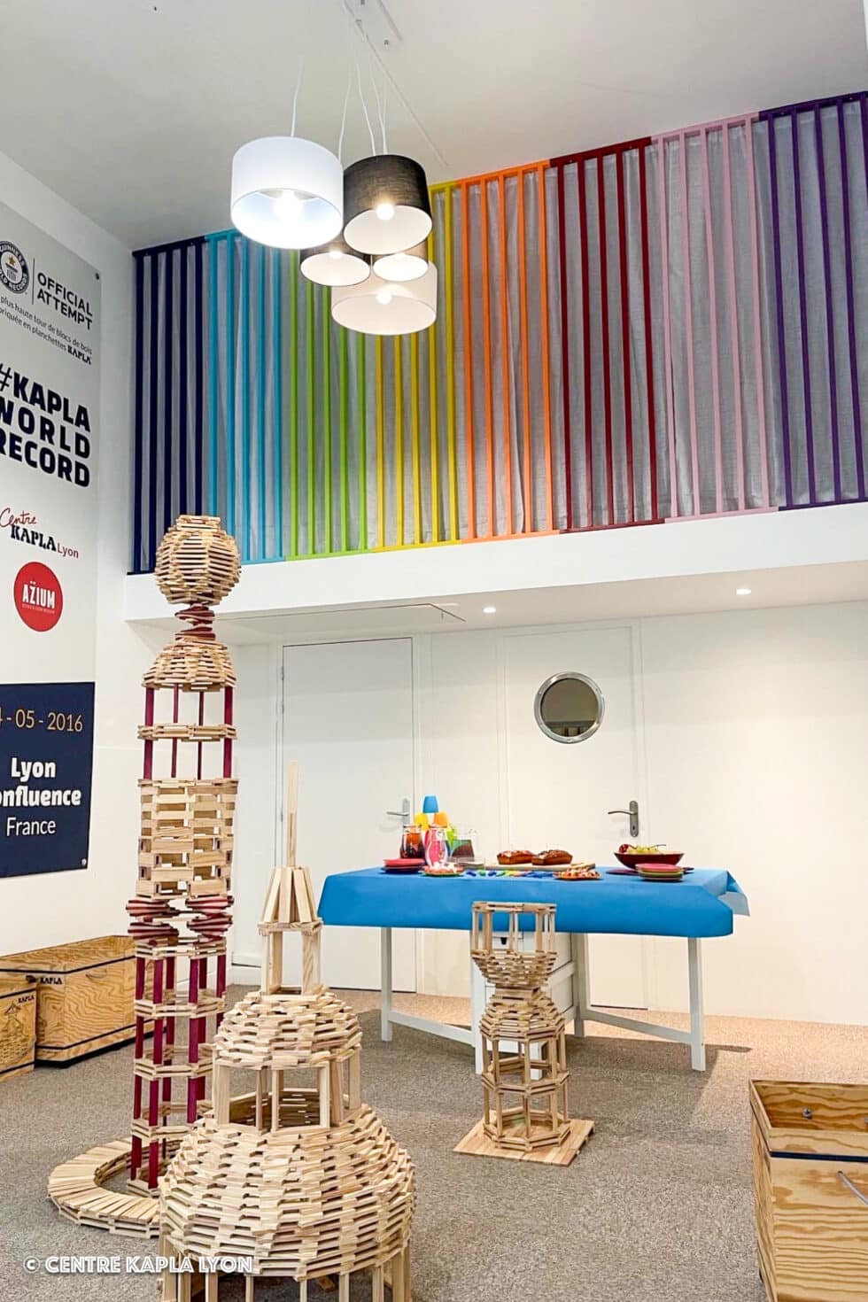 Atelier anniversaire organisé au Centre Kapla Lyon avec des constructions tout en hauteur