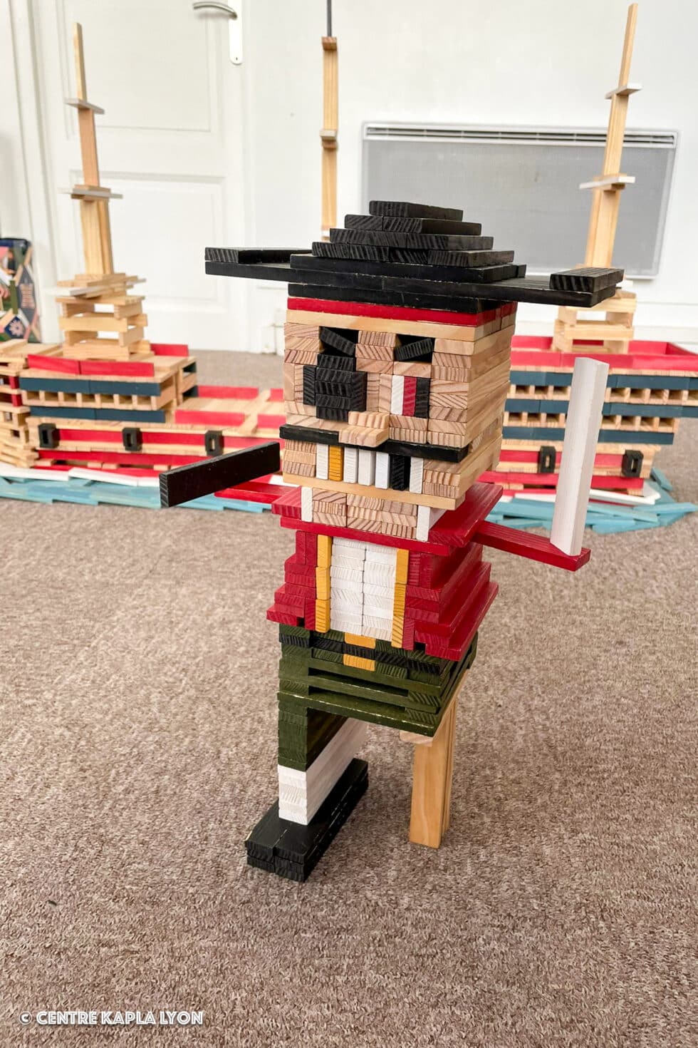 Un pirate décalé et amusant réalisé au Centre Kapla Lyon