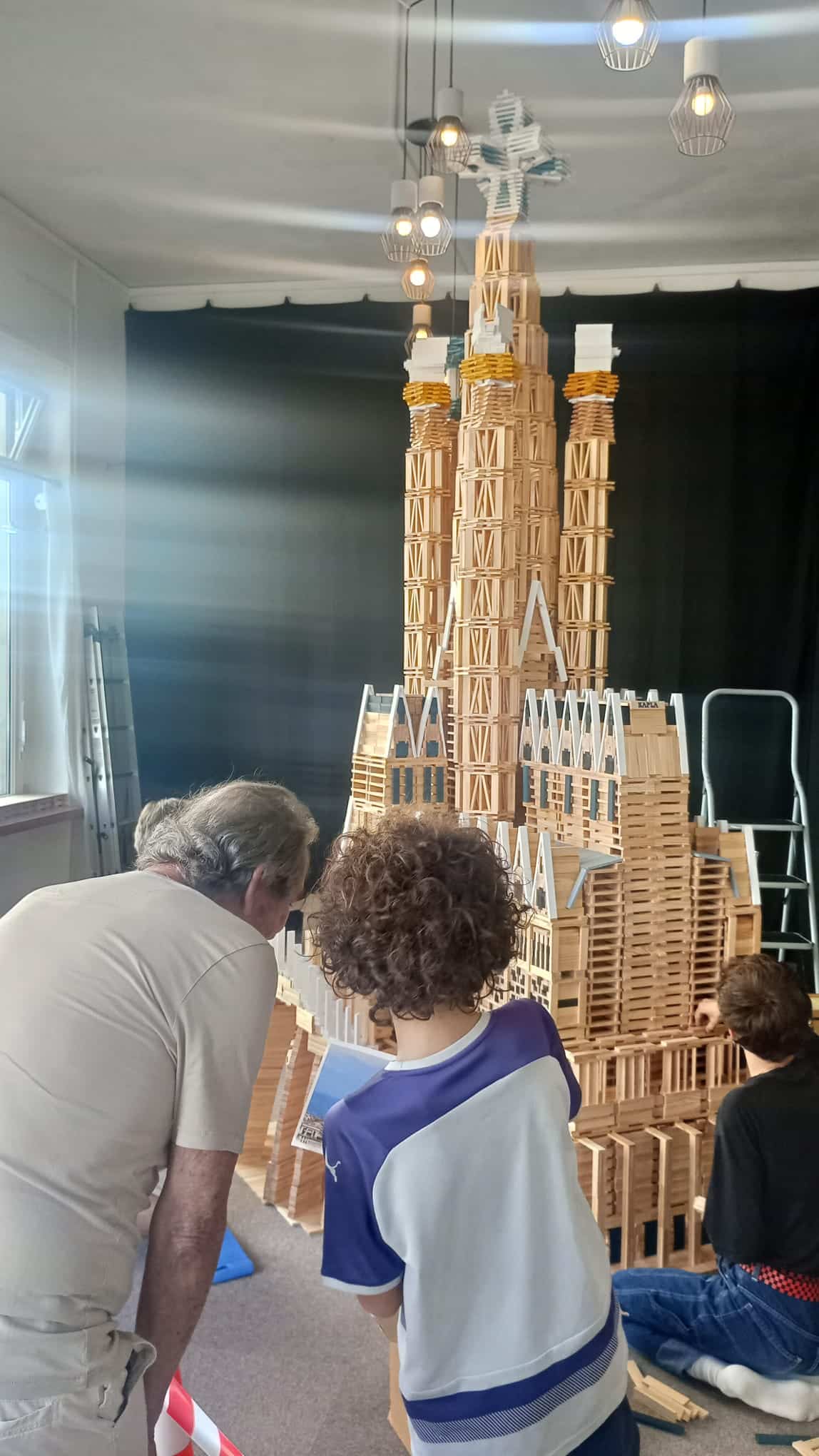 Maquette Sagrada familia en Kapla au Centre Kapla Lyon